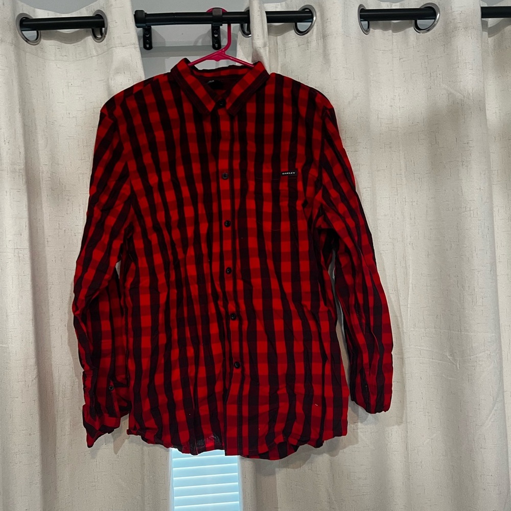 Oakley Men’s Button Up Dress Shirt